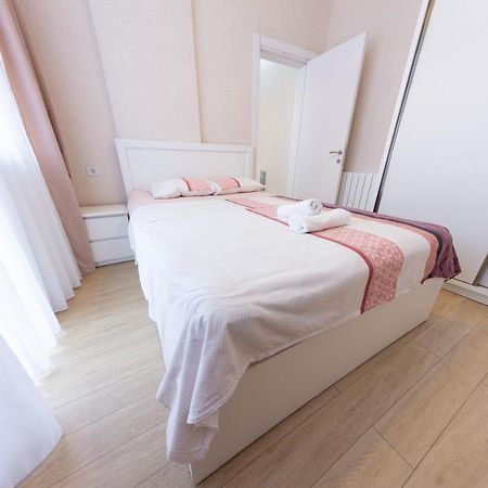 5 Apartment In One Boulding - Near Stadium บาทูมิ ภายนอก รูปภาพ