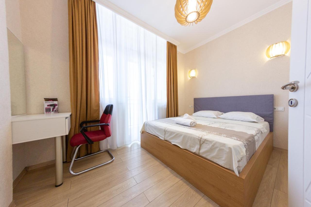 5 Apartment In One Boulding - Near Stadium บาทูมิ ภายนอก รูปภาพ