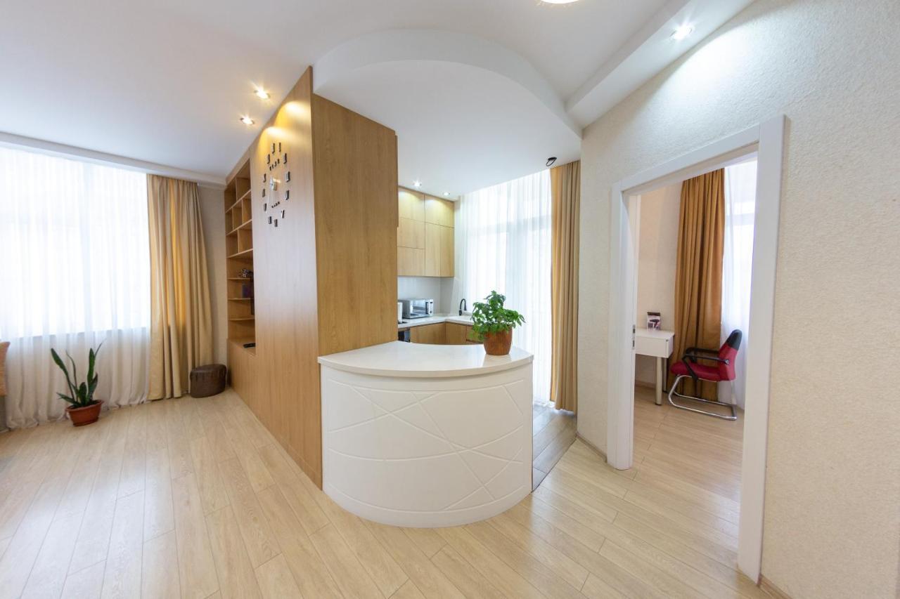 5 Apartment In One Boulding - Near Stadium บาทูมิ ภายนอก รูปภาพ