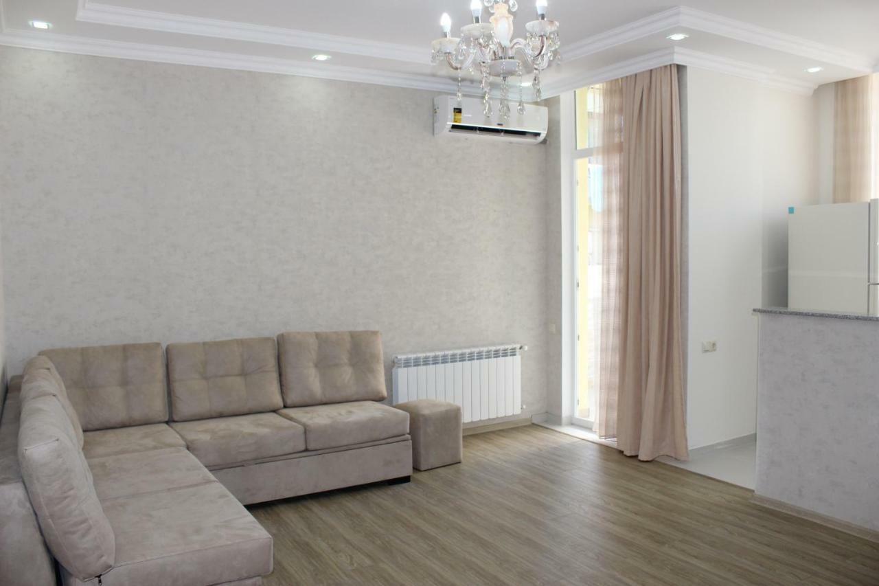 5 Apartment In One Boulding - Near Stadium บาทูมิ ภายนอก รูปภาพ